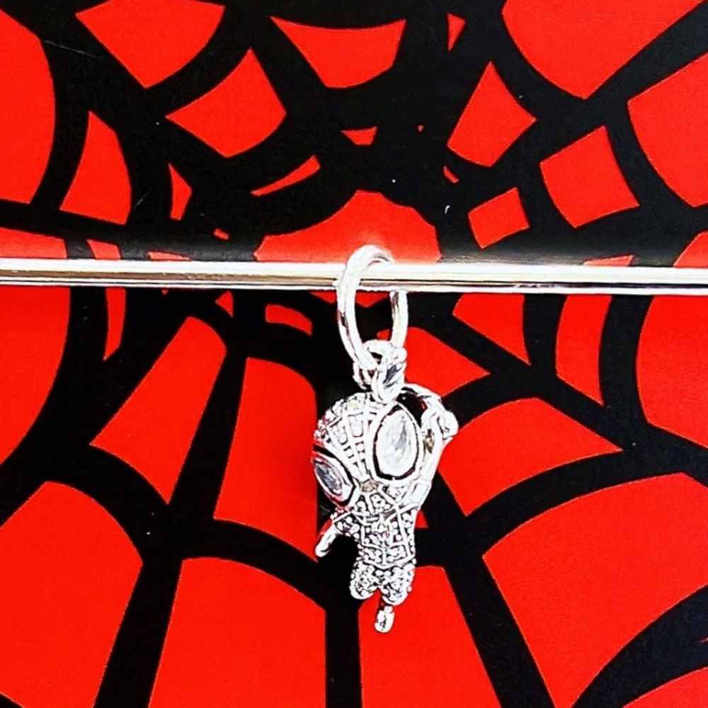 Pandora Marvel Spider-Man Pavé Charm